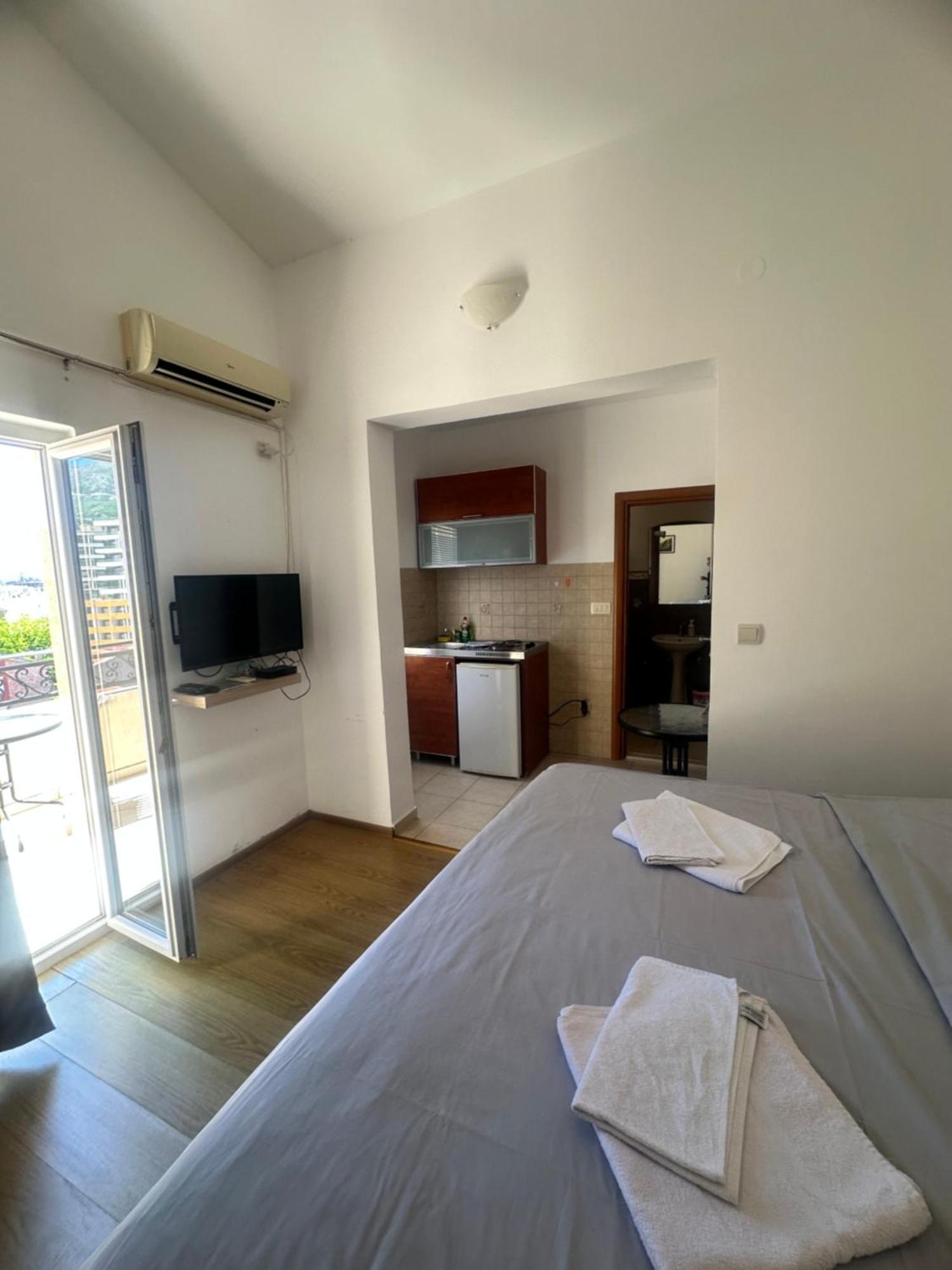 Apartments Manojlovic Budva Buitenkant foto